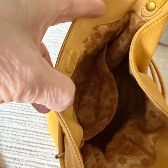 HOBO brand Yellow Leather Crossbody drawstring bag 9.5x7 - Picture 7 of 8